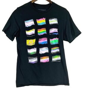 Hot Topic LGBTQ flag pride t-shirt black small